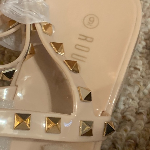 NWOB Rouge Helium nude studded block heel sandals 9 - Picture 6 of 6